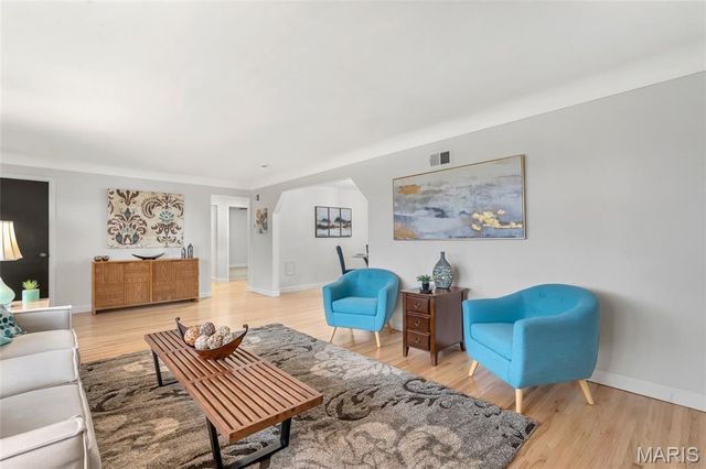 11 Hazelwood Lane, Hazelwood, MO 63042