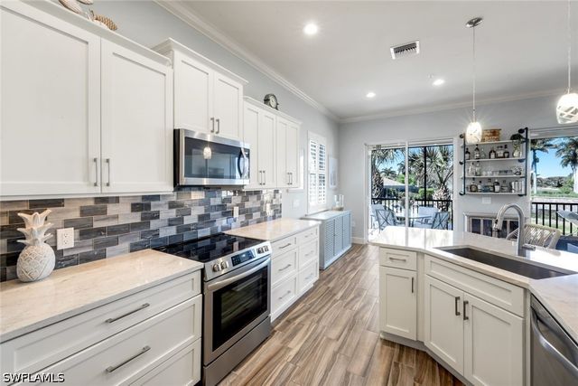 8839 Nautical Landing CIR 201, Naples, FL 34120