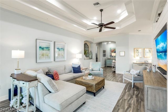 8839 Nautical Landing CIR 201, Naples, FL 34120