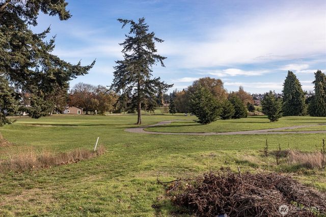 2312 Fairway Lane, Oak Harbor, WA 98277