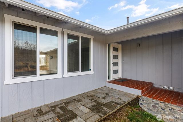 2312 Fairway Lane, Oak Harbor, WA 98277