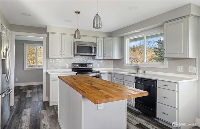 2312 Fairway Lane, Oak Harbor, WA 98277