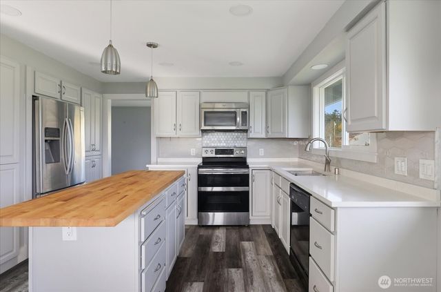 2312 Fairway Lane, Oak Harbor, WA 98277