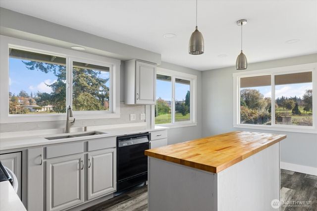 2312 Fairway Lane, Oak Harbor, WA 98277