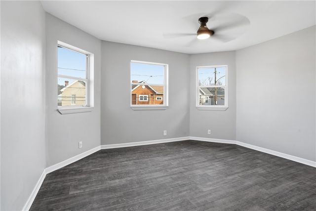 1022 2nd Ave, Coraopolis, PA 15108