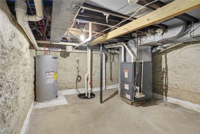 1022 2nd Ave, Coraopolis, PA 15108