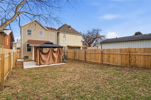 1022 2nd Ave, Coraopolis, PA 15108