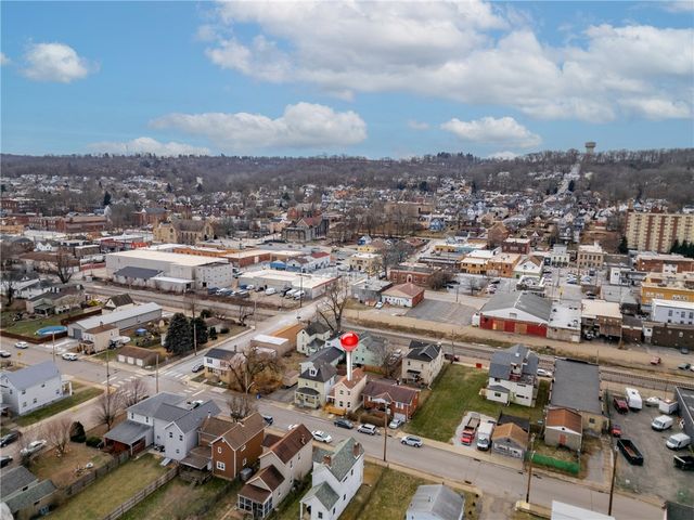 1022 2nd Ave, Coraopolis, PA 15108