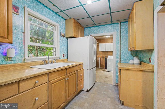 93 LOCUST AVE, Hamilton, NJ 08610