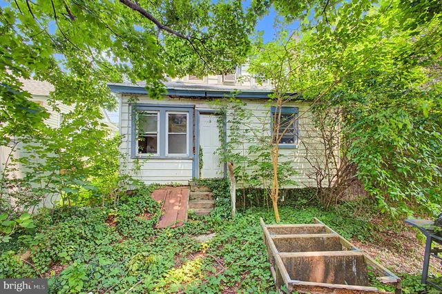 93 LOCUST AVE, Hamilton, NJ 08610