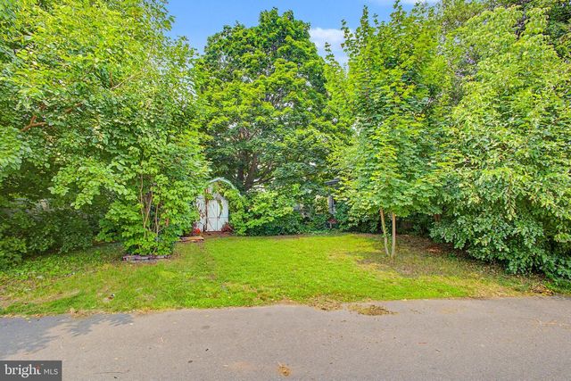 93 LOCUST AVE, Hamilton, NJ 08610
