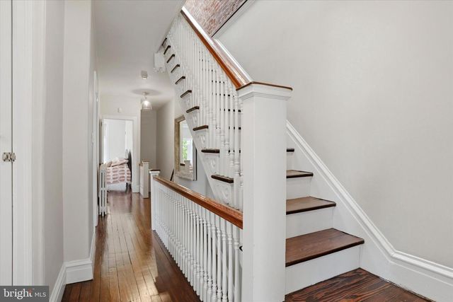 36 E CHESTNUT HILL AVE, Philadelphia, PA 19118