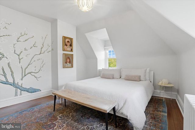 36 E CHESTNUT HILL AVE, Philadelphia, PA 19118