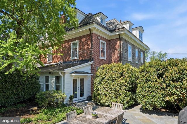 36 E CHESTNUT HILL AVE, Philadelphia, PA 19118