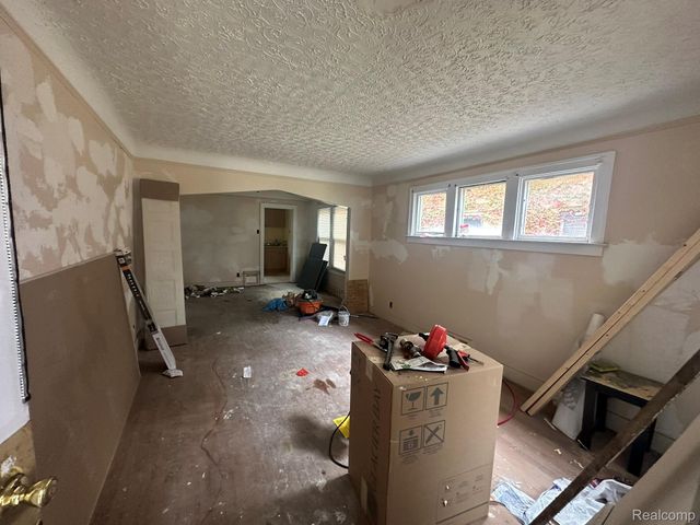 14284 Cruse Street, Detroit, MI 48227