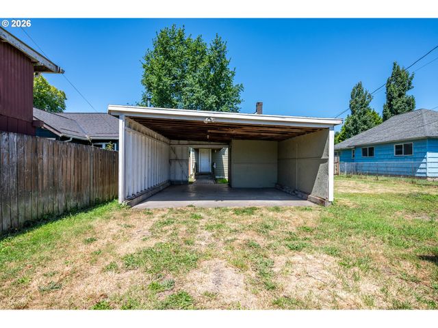 608 16TH Ave, Longview, WA 98632