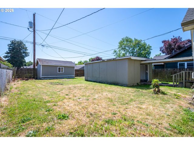 608 16TH Ave, Longview, WA 98632