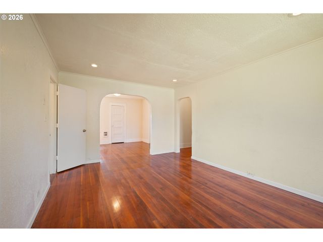608 16TH Ave, Longview, WA 98632