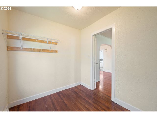 608 16TH Ave, Longview, WA 98632