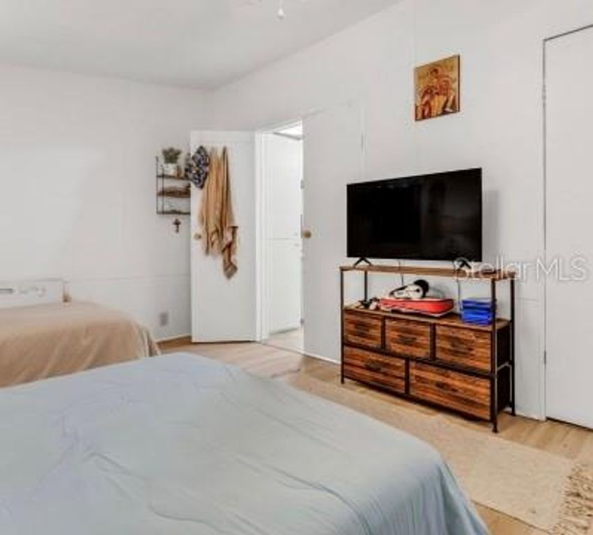 Image 11 of property listing at 1108 AVENUE I, Ormond Beach, FL 32174