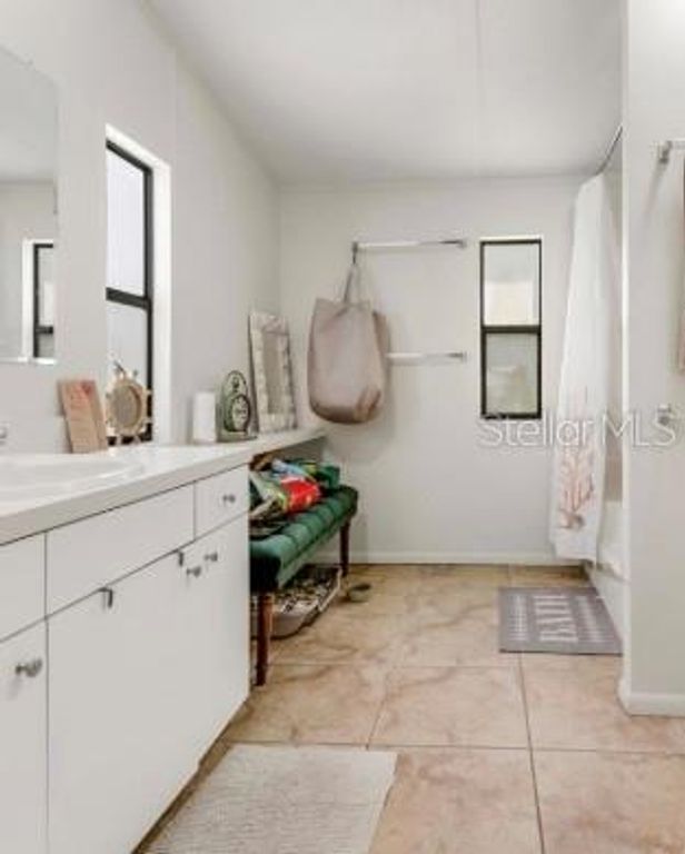 Image 12 of property listing at 1108 AVENUE I, Ormond Beach, FL 32174