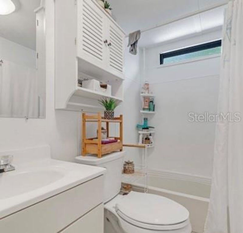 Image 14 of property listing at 1108 AVENUE I, Ormond Beach, FL 32174