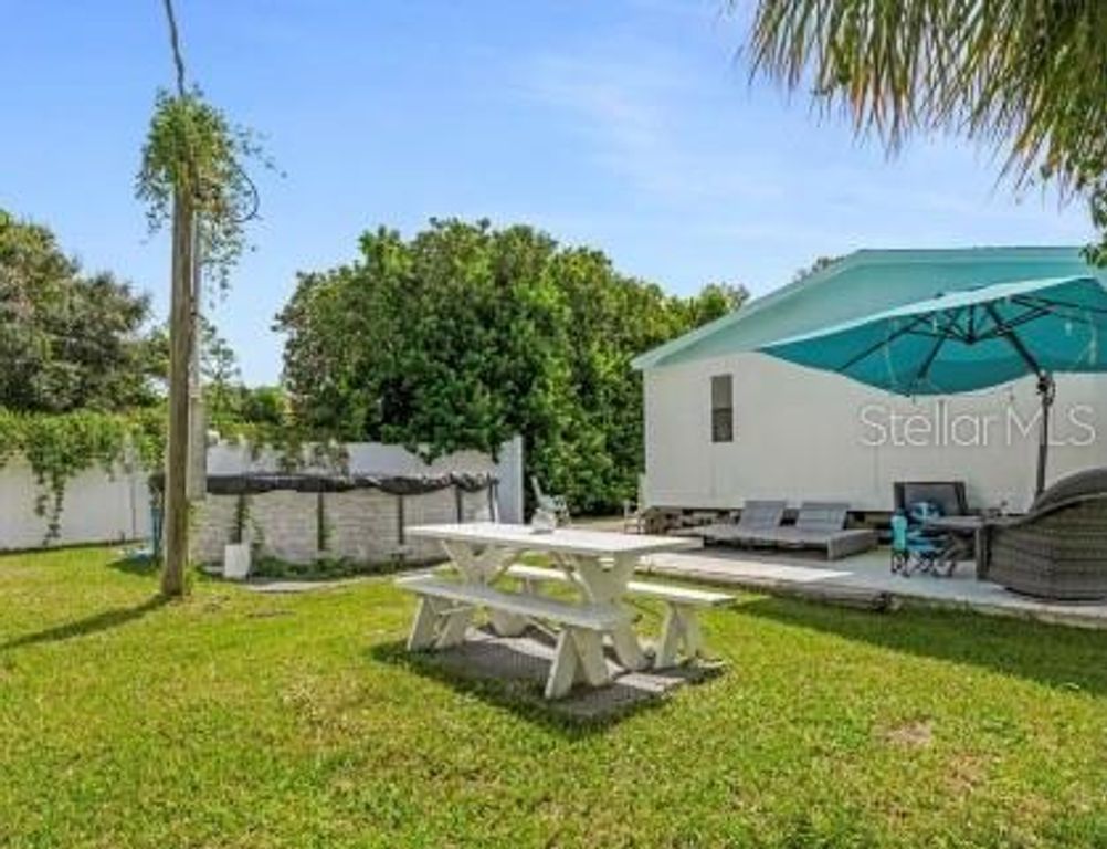 Image 15 of property listing at 1108 AVENUE I, Ormond Beach, FL 32174