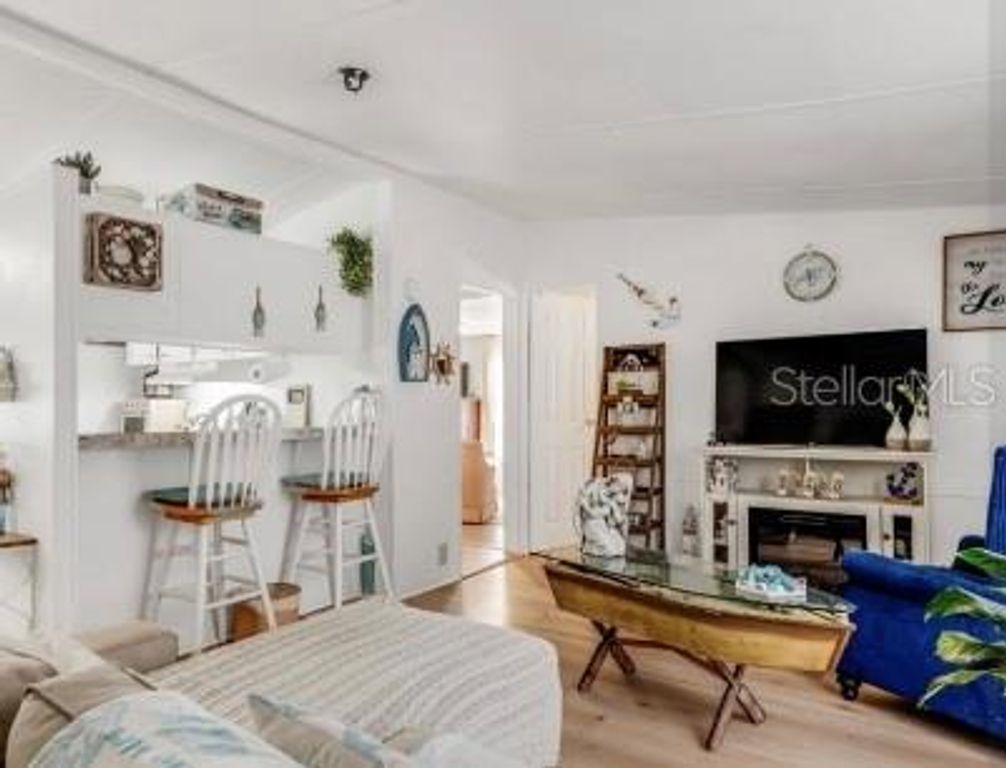 Image 4 of property listing at 1108 AVENUE I, Ormond Beach, FL 32174