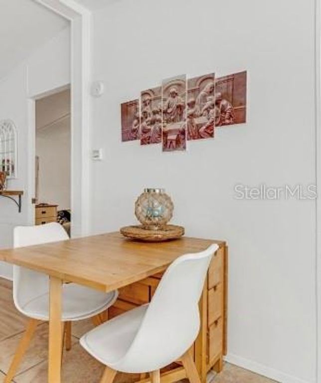 Image 6 of property listing at 1108 AVENUE I, Ormond Beach, FL 32174