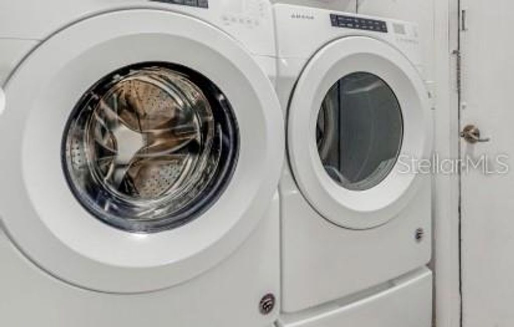 Image 9 of property listing at 1108 AVENUE I, Ormond Beach, FL 32174