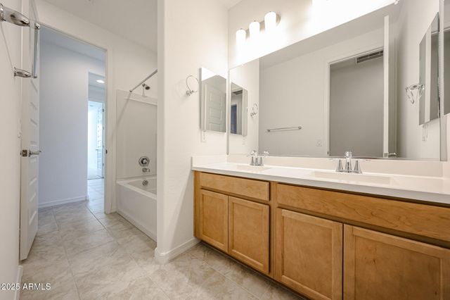 8721 W WINDSOR Boulevard, Glendale, AZ 85305