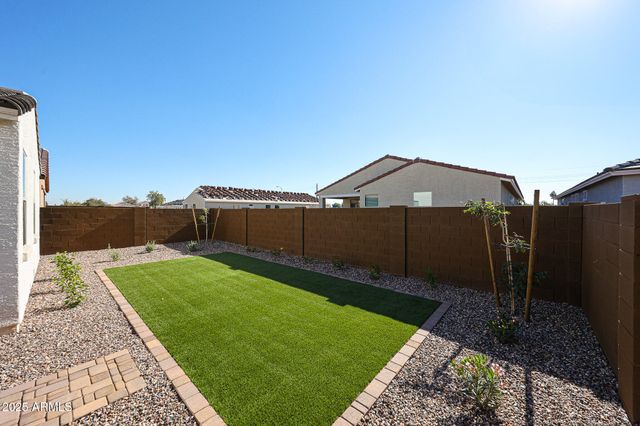 8721 W WINDSOR Boulevard, Glendale, AZ 85305