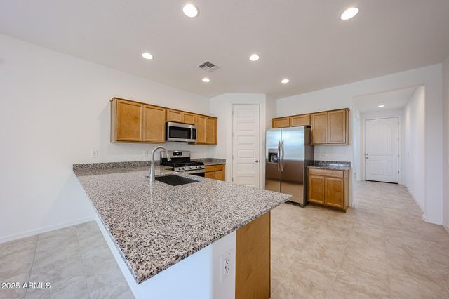 8721 W WINDSOR Boulevard, Glendale, AZ 85305