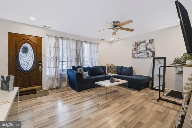 714 E ELM AVE, Lindenwold, NJ 08021