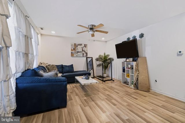 714 E ELM AVE, Lindenwold, NJ 08021