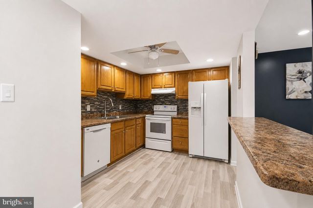 714 E ELM AVE, Lindenwold, NJ 08021