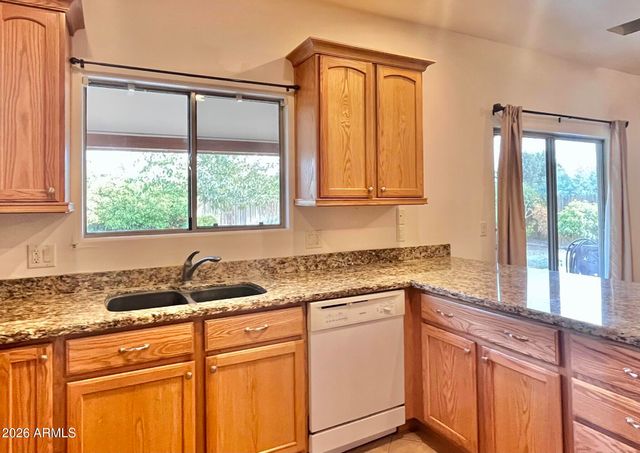 5655 N Laura Lane, Rimrock, AZ 86335