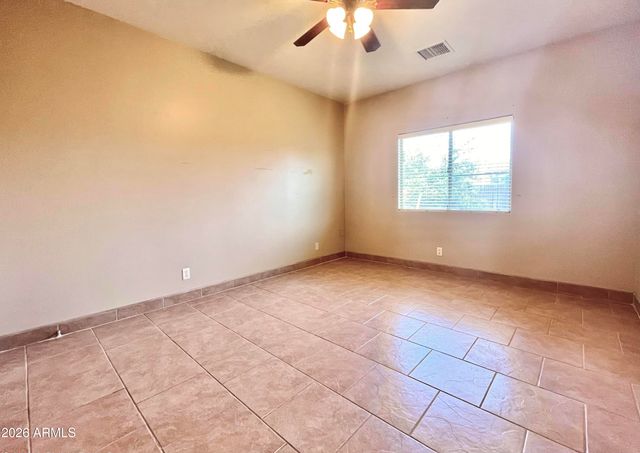 5655 N Laura Lane, Rimrock, AZ 86335