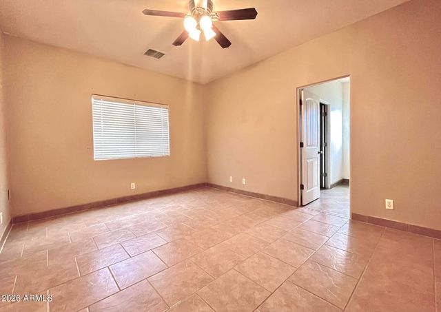 5655 N Laura Lane, Rimrock, AZ 86335