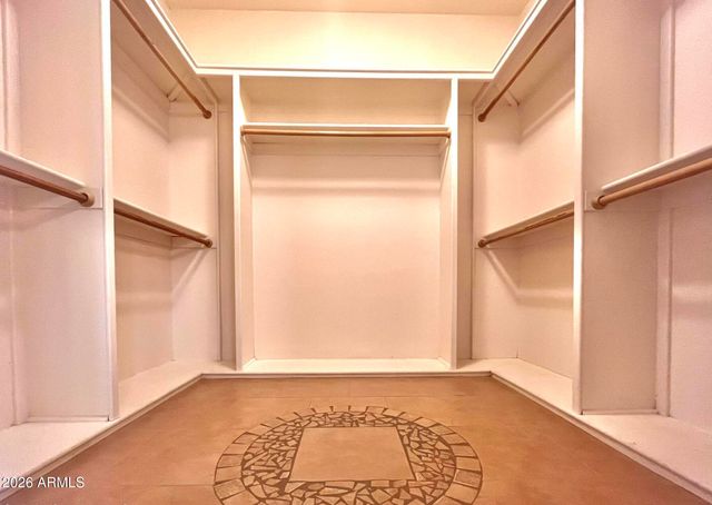 5655 N Laura Lane, Rimrock, AZ 86335