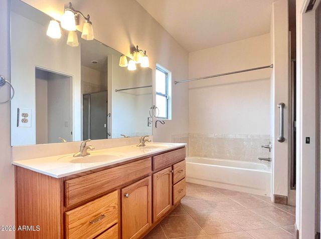5655 N Laura Lane, Rimrock, AZ 86335