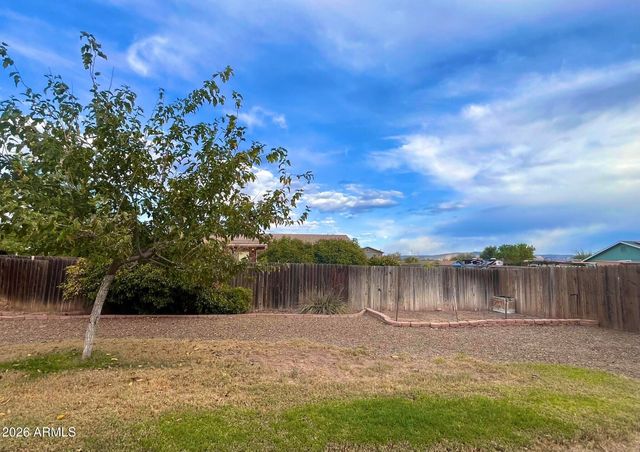 5655 N Laura Lane, Rimrock, AZ 86335