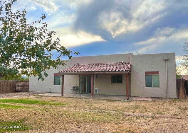 5655 N Laura Lane, Rimrock, AZ 86335
