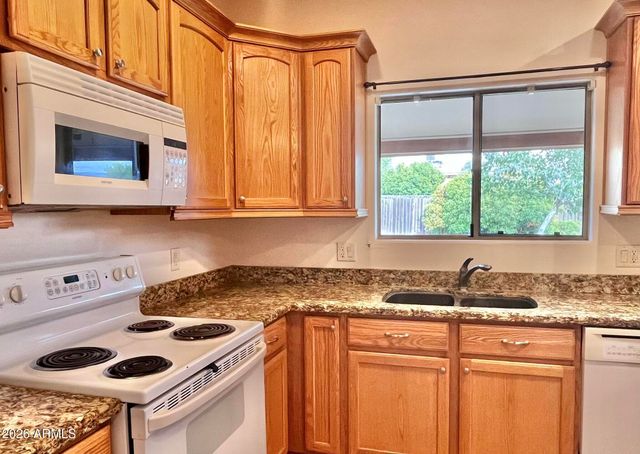 5655 N Laura Lane, Rimrock, AZ 86335