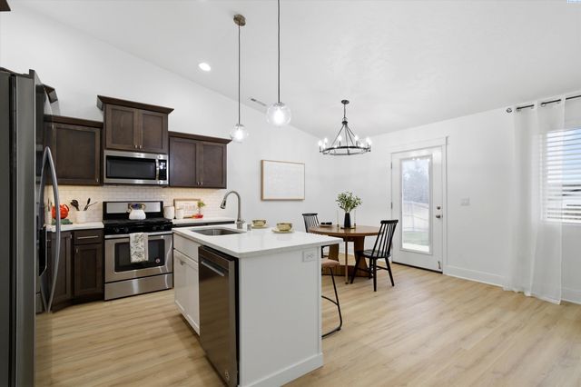 4908 Antioch Dr, Pasco, WA 99301