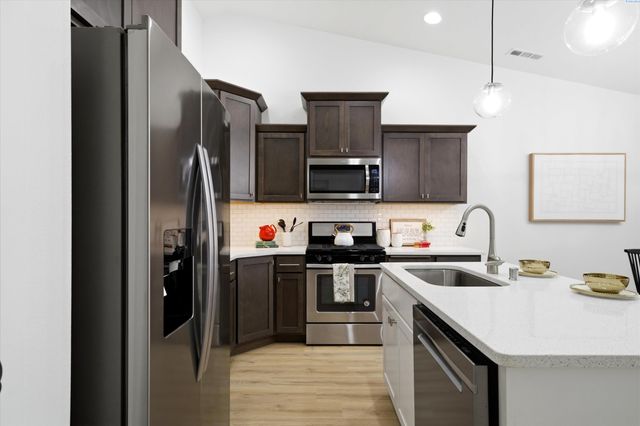 4908 Antioch Dr, Pasco, WA 99301