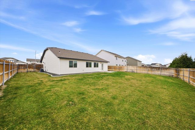 4908 Antioch Dr, Pasco, WA 99301