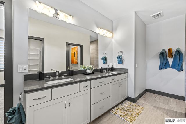 17508 Marinda Plaza, Omaha, NE 68130