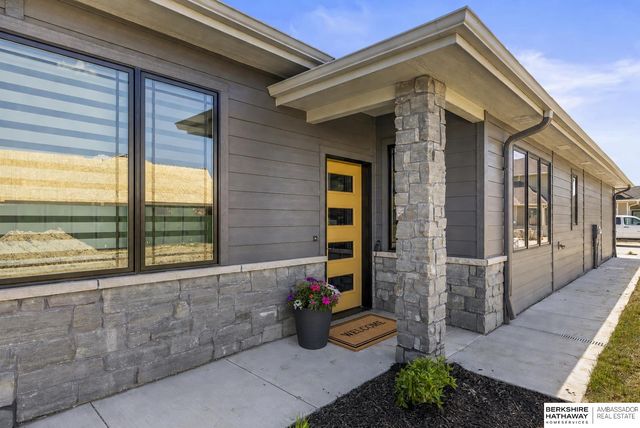 17508 Marinda Plaza, Omaha, NE 68130