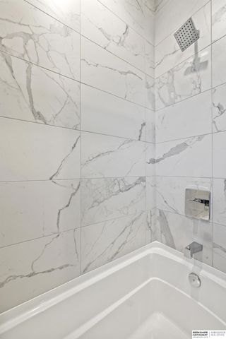 17508 Marinda Plaza, Omaha, NE 68130
